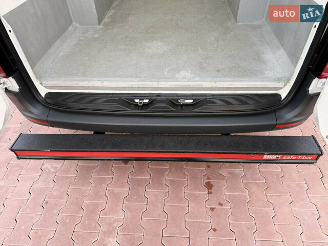 Белый Мерседес Sprinter, объемом двигателя 2 л и пробегом 342 тыс. км за 28850 $, фото 15 на Automoto.ua