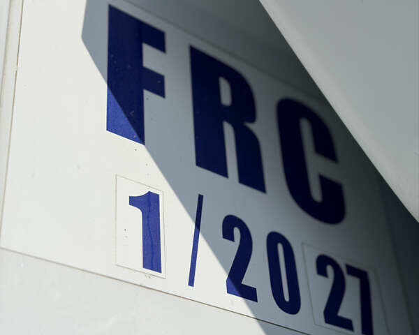 Белый Мерседес Sprinter, объемом двигателя 2.1 л и пробегом 269 тыс. км за 25500 $, фото 17 на Automoto.ua