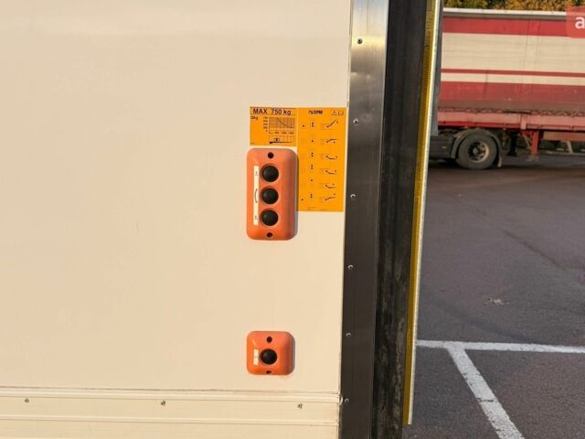 Білий Мерседес Sprinter, об'ємом двигуна 2.2 л та пробігом 220 тис. км за 29500 $, фото 12 на Automoto.ua