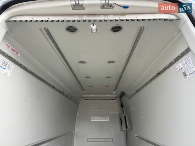 Белый Мерседес Sprinter, объемом двигателя 2 л и пробегом 351 тыс. км за 23800 $, фото 28 на Automoto.ua