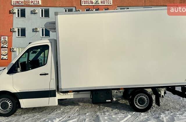 Белый Мерседес Sprinter, объемом двигателя 2.2 л и пробегом 111 тыс. км за 32950 $, фото 4 на Automoto.ua