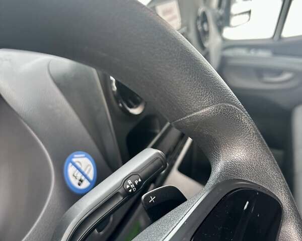 Белый Мерседес Sprinter, объемом двигателя 2.2 л и пробегом 111 тыс. км за 32950 $, фото 35 на Automoto.ua