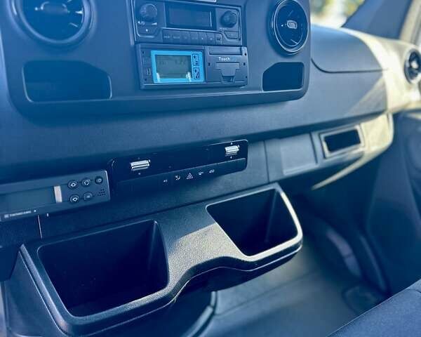 Білий Мерседес Sprinter, об'ємом двигуна 2.2 л та пробігом 112 тис. км за 32550 $, фото 31 на Automoto.ua