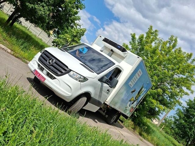 Белый Мерседес Sprinter, объемом двигателя 2 л и пробегом 220 тыс. км за 25000 $, фото 2 на Automoto.ua