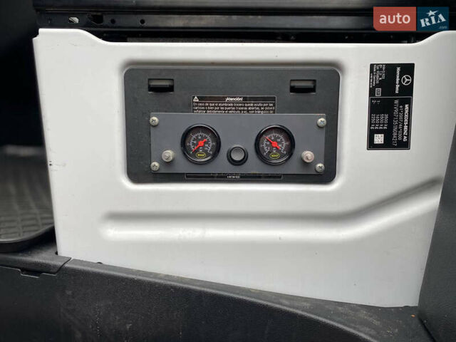 Белый Мерседес Sprinter, объемом двигателя 2.2 л и пробегом 211 тыс. км за 27000 $, фото 15 на Automoto.ua