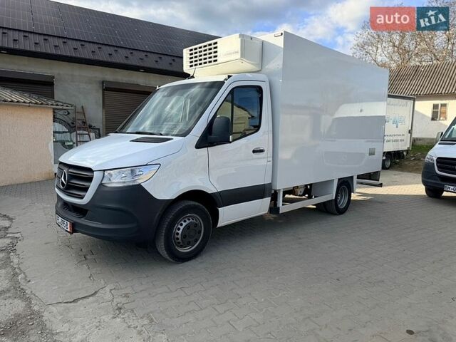 Белый Мерседес Sprinter, объемом двигателя 2.2 л и пробегом 299 тыс. км за 31809 $, фото 3 на Automoto.ua