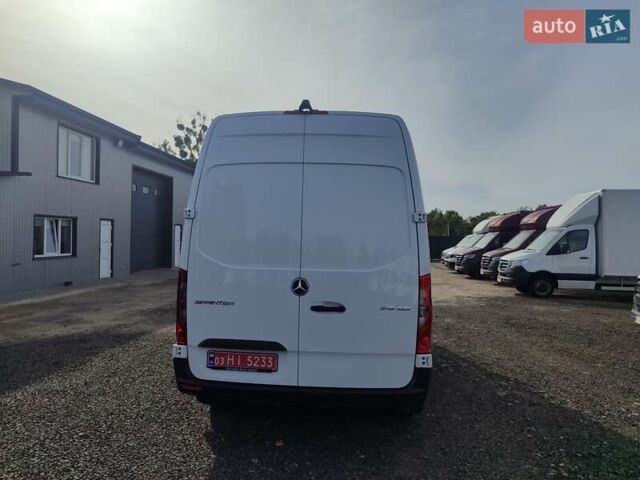 Белый Мерседес Sprinter, объемом двигателя 2.1 л и пробегом 280 тыс. км за 25900 $, фото 2 на Automoto.ua