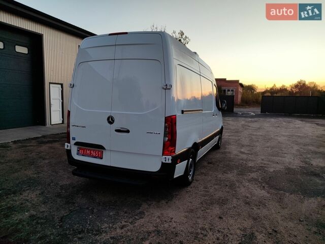Белый Мерседес Sprinter, объемом двигателя 2 л и пробегом 270 тыс. км за 24900 $, фото 4 на Automoto.ua