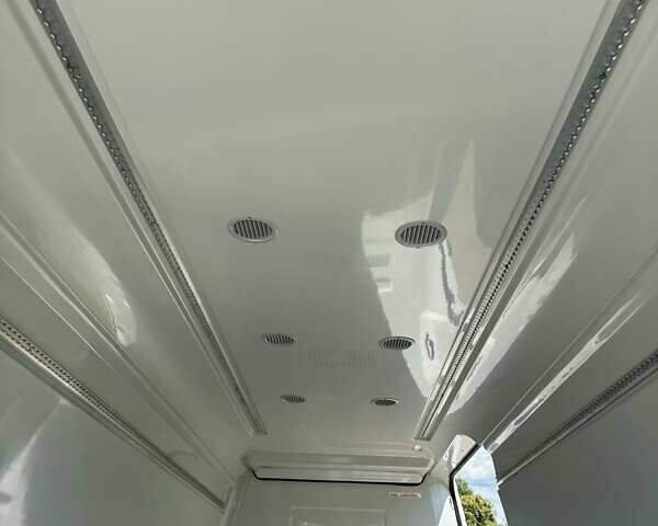 Білий Мерседес Sprinter, об'ємом двигуна 0 л та пробігом 135 тис. км за 39851 $, фото 1 на Automoto.ua