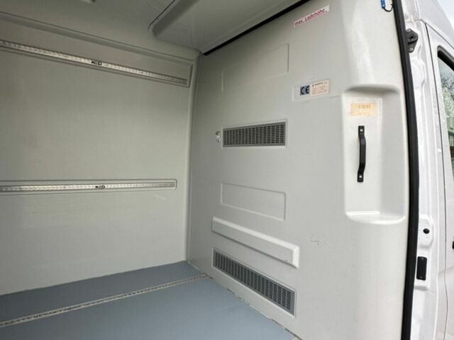 Белый Мерседес Sprinter, объемом двигателя 2 л и пробегом 280 тыс. км за 29999 $, фото 21 на Automoto.ua