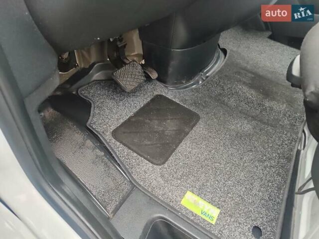 Белый Мерседес Sprinter, объемом двигателя 2 л и пробегом 265 тыс. км за 26900 $, фото 31 на Automoto.ua