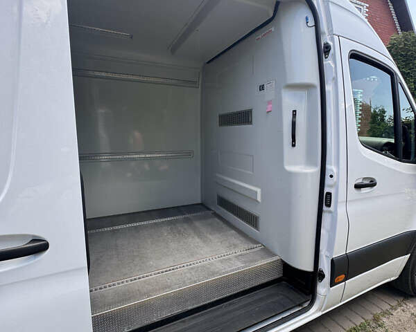 Білий Мерседес Sprinter, об'ємом двигуна 0 л та пробігом 135 тис. км за 39851 $, фото 9 на Automoto.ua
