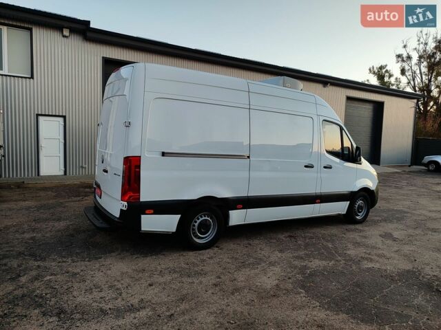 Белый Мерседес Sprinter, объемом двигателя 2 л и пробегом 270 тыс. км за 24900 $, фото 3 на Automoto.ua