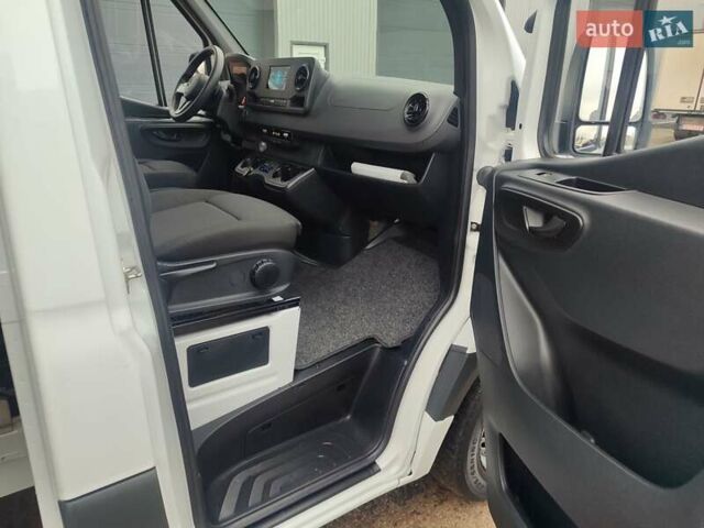 Белый Мерседес Sprinter, объемом двигателя 2 л и пробегом 265 тыс. км за 26900 $, фото 13 на Automoto.ua