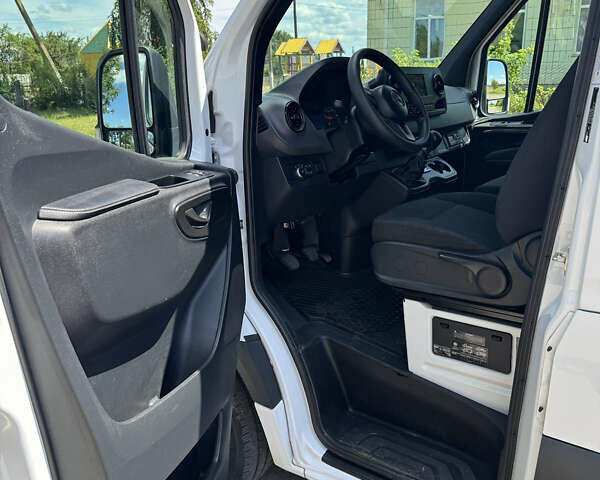 Білий Мерседес Sprinter, об'ємом двигуна 0 л та пробігом 135 тис. км за 39851 $, фото 30 на Automoto.ua
