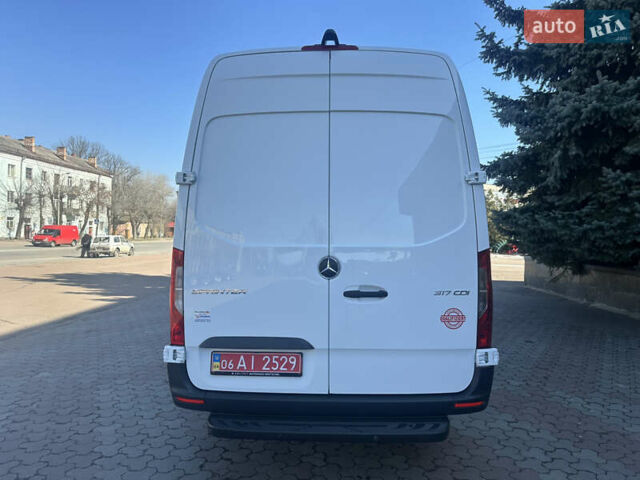 Белый Мерседес Sprinter, объемом двигателя 2 л и пробегом 278 тыс. км за 29500 $, фото 7 на Automoto.ua