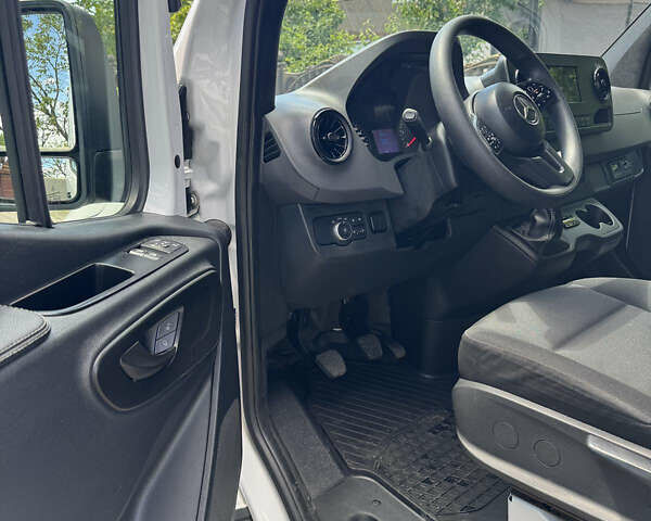Мерседес Sprinter 2022 в Березно на Automoto.ua Белый Мерседес Sprinter, объемом двигателя 0 л и пробегом 135 тыс. км за 35011 $, фото 40 на Automoto.ua
