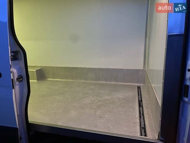 Білий Мерседес Sprinter, об'ємом двигуна 2 л та пробігом 290 тис. км за 27300 $, фото 33 на Automoto.ua
