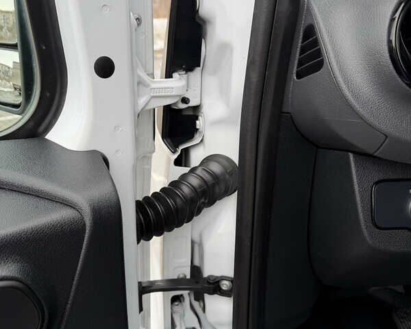 Білий Мерседес Sprinter, об'ємом двигуна 0 л та пробігом 198 тис. км за 39999 $, фото 59 на Automoto.ua