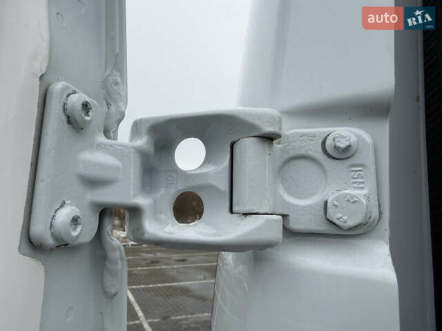 Білий Мерседес Sprinter, об'ємом двигуна 0 л та пробігом 198 тис. км за 39999 $, фото 42 на Automoto.ua