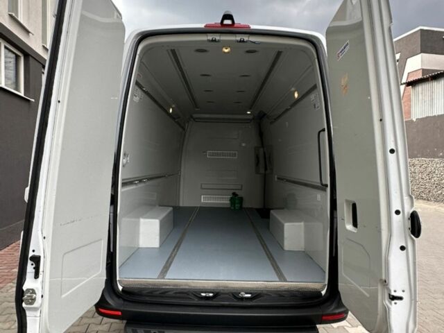 Белый Мерседес Sprinter, объемом двигателя 2 л и пробегом 280 тыс. км за 29999 $, фото 7 на Automoto.ua