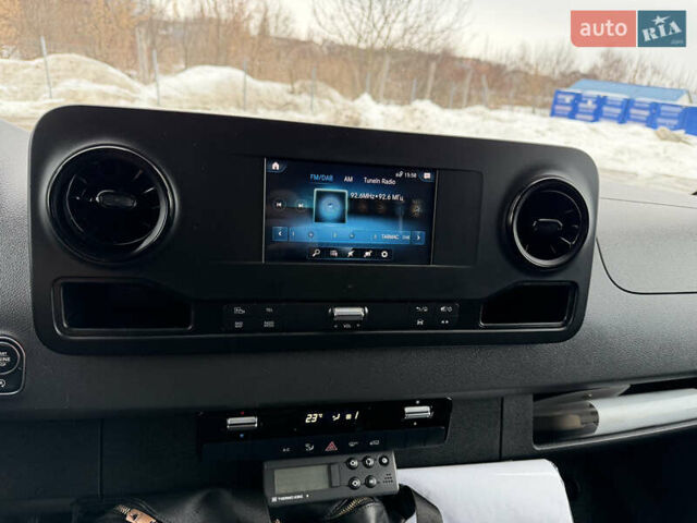 Білий Мерседес Sprinter, об'ємом двигуна 0 л та пробігом 198 тис. км за 39999 $, фото 65 на Automoto.ua