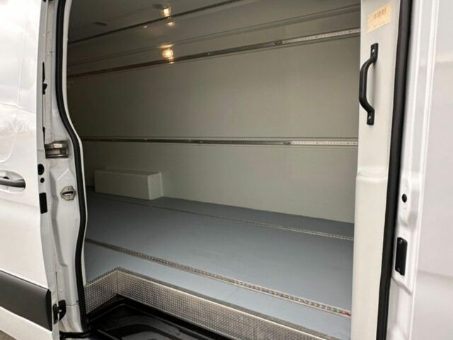 Белый Мерседес Sprinter, объемом двигателя 2 л и пробегом 280 тыс. км за 29999 $, фото 19 на Automoto.ua