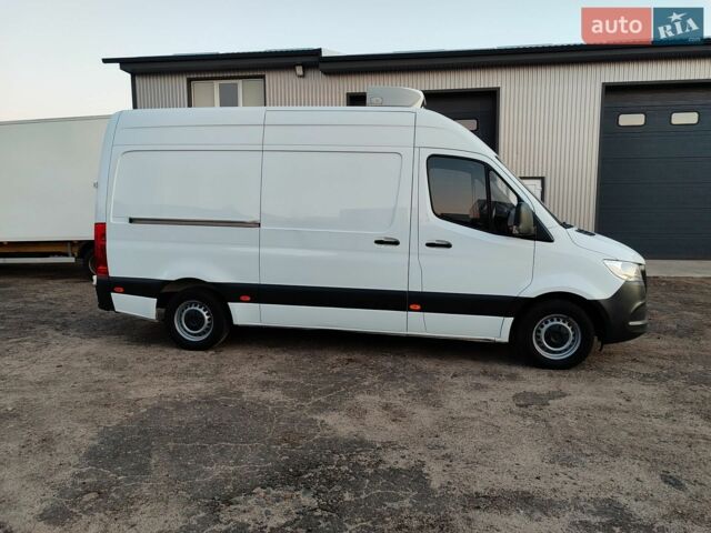 Белый Мерседес Sprinter, объемом двигателя 2 л и пробегом 270 тыс. км за 24900 $, фото 2 на Automoto.ua