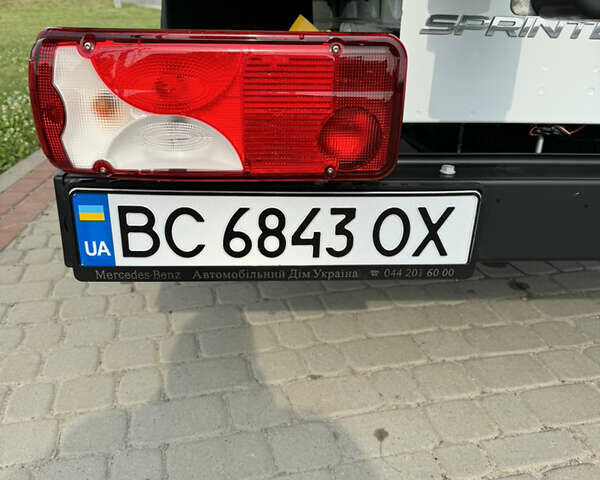 Белый Мерседес Sprinter, объемом двигателя 3 л и пробегом 1 тыс. км за 78000 $, фото 4 на Automoto.ua