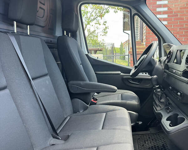 Білий Мерседес Sprinter, об'ємом двигуна 0 л та пробігом 135 тис. км за 39851 $, фото 11 на Automoto.ua