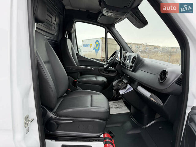 Білий Мерседес Sprinter, об'ємом двигуна 0 л та пробігом 198 тис. км за 39999 $, фото 72 на Automoto.ua