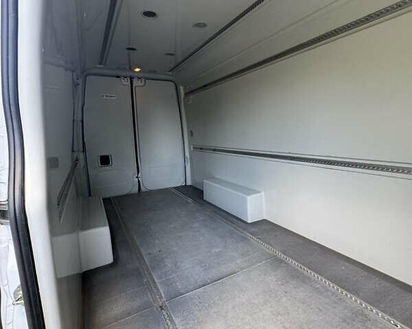 Білий Мерседес Sprinter, об'ємом двигуна 0 л та пробігом 135 тис. км за 39851 $, фото 8 на Automoto.ua