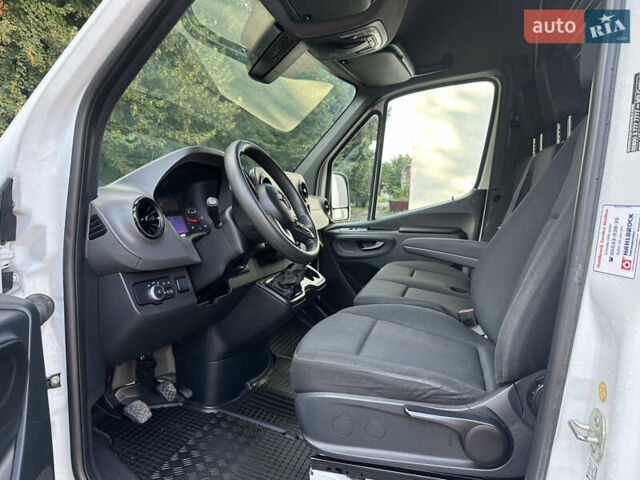 Белый Мерседес Sprinter, объемом двигателя 2 л и пробегом 278 тыс. км за 28800 $, фото 17 на Automoto.ua