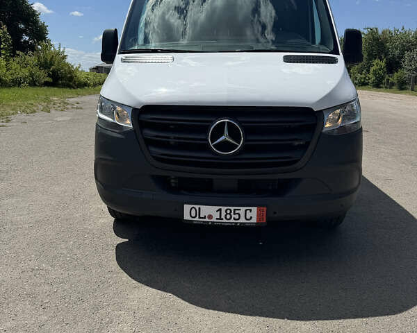 Білий Мерседес Sprinter, об'ємом двигуна 0 л та пробігом 135 тис. км за 39851 $, фото 27 на Automoto.ua