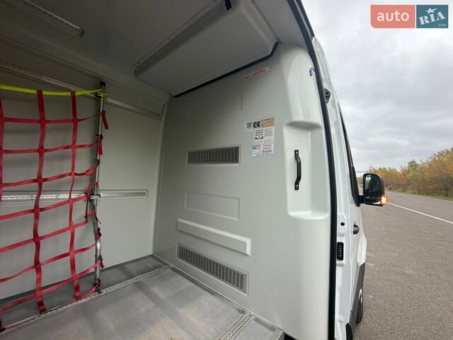 Белый Мерседес Sprinter, объемом двигателя 2 л и пробегом 238 тыс. км за 29999 $, фото 60 на Automoto.ua