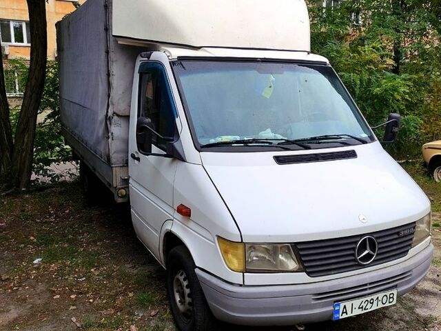 Белый Мерседес Sprinter, объемом двигателя 2.9 л и пробегом 500 тыс. км за 10500 $, фото 2 на Automoto.ua