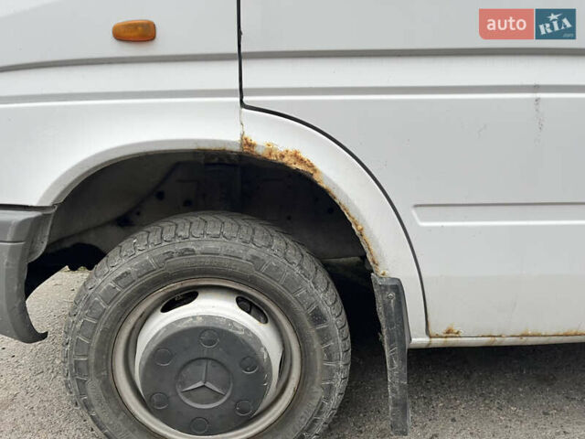 Белый Мерседес Sprinter, объемом двигателя 2.87 л и пробегом 670 тыс. км за 7400 $, фото 7 на Automoto.ua