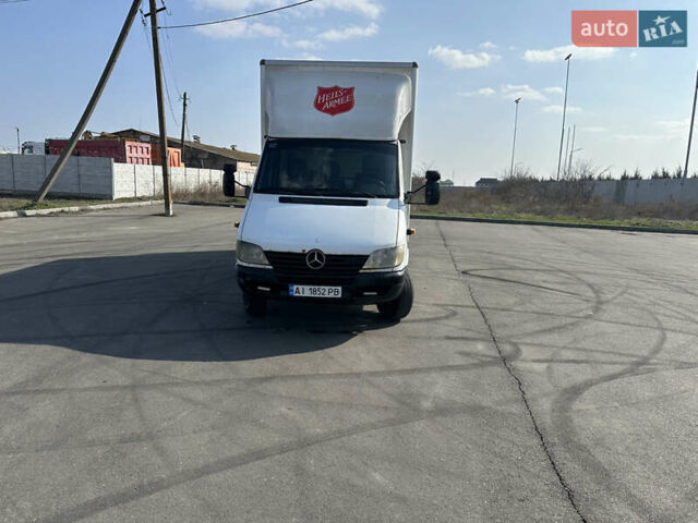 Белый Мерседес Sprinter, объемом двигателя 2.15 л и пробегом 300 тыс. км за 9999 $, фото 1 на Automoto.ua