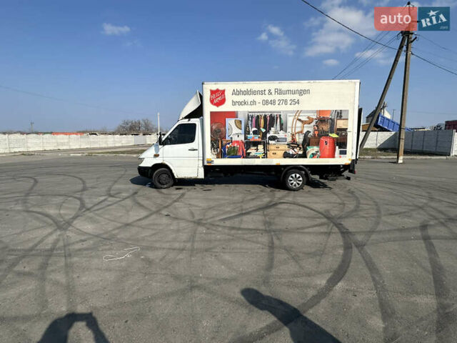 Белый Мерседес Sprinter, объемом двигателя 2.15 л и пробегом 300 тыс. км за 9999 $, фото 10 на Automoto.ua
