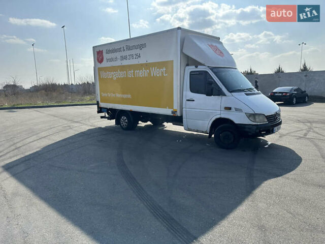 Белый Мерседес Sprinter, объемом двигателя 2.15 л и пробегом 300 тыс. км за 9999 $, фото 2 на Automoto.ua