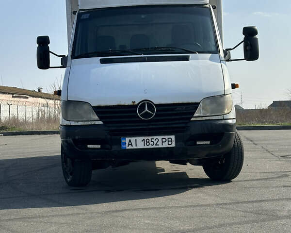 Белый Мерседес Sprinter, объемом двигателя 2.15 л и пробегом 300 тыс. км за 9999 $, фото 13 на Automoto.ua
