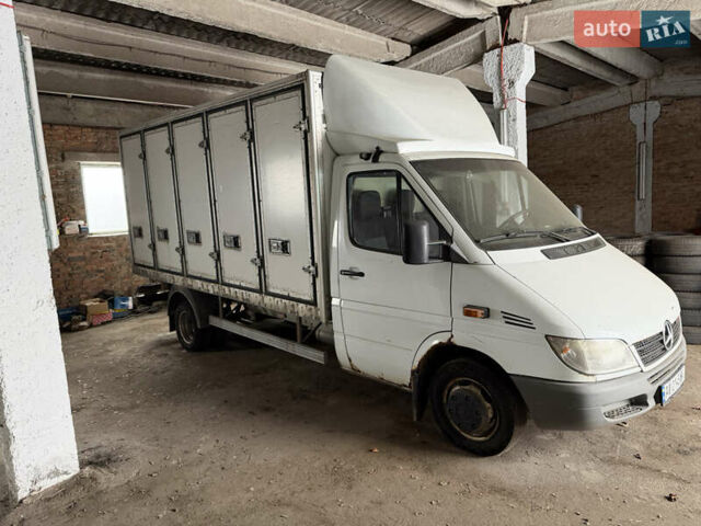 Белый Мерседес Sprinter, объемом двигателя 0 л и пробегом 250 тыс. км за 9200 $, фото 2 на Automoto.ua