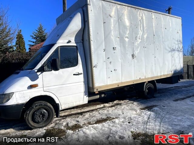 Белый Мерседес Sprinter, объемом двигателя 2.1 л и пробегом 200 тыс. км за 7500 $, фото 3 на Automoto.ua