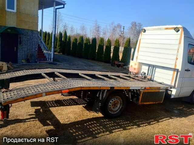 Белый Мерседес Sprinter, объемом двигателя 2.2 л и пробегом 535 тыс. км за 7400 $, фото 3 на Automoto.ua