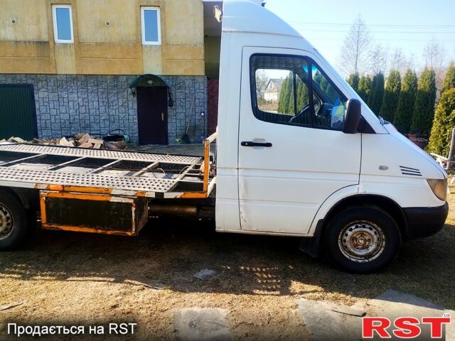 Белый Мерседес Sprinter, объемом двигателя 2.2 л и пробегом 535 тыс. км за 7400 $, фото 2 на Automoto.ua