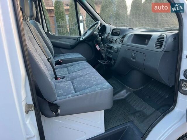 Белый Мерседес Sprinter, объемом двигателя 0 л и пробегом 330 тыс. км за 16900 $, фото 7 на Automoto.ua