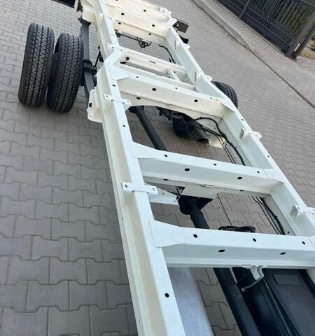 Белый Мерседес Sprinter, объемом двигателя 0 л и пробегом 330 тыс. км за 16900 $, фото 6 на Automoto.ua