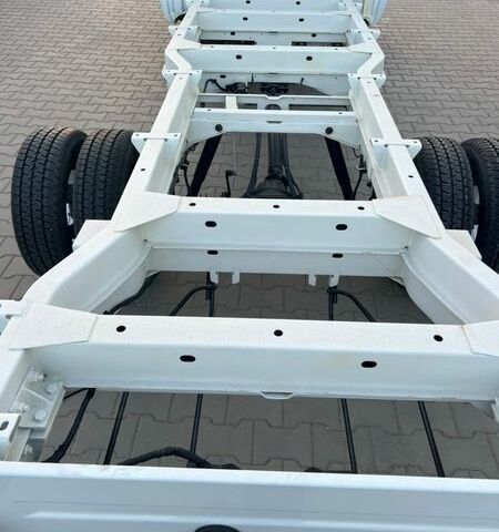 Белый Мерседес Sprinter, объемом двигателя 0 л и пробегом 330 тыс. км за 16900 $, фото 3 на Automoto.ua