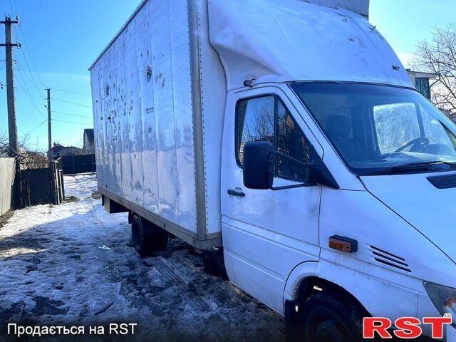Белый Мерседес Sprinter, объемом двигателя 2.1 л и пробегом 200 тыс. км за 7500 $, фото 6 на Automoto.ua