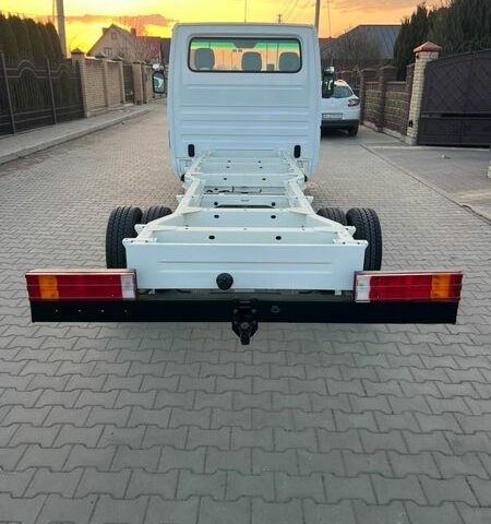 Белый Мерседес Sprinter, объемом двигателя 0 л и пробегом 330 тыс. км за 16900 $, фото 2 на Automoto.ua